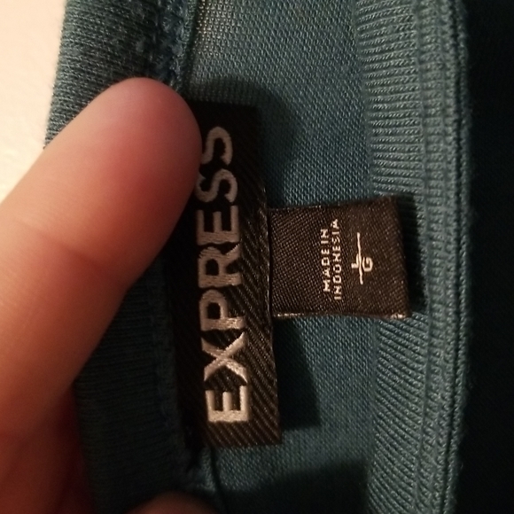 Express turquoise deep V neck tee - Picture 3 of 4